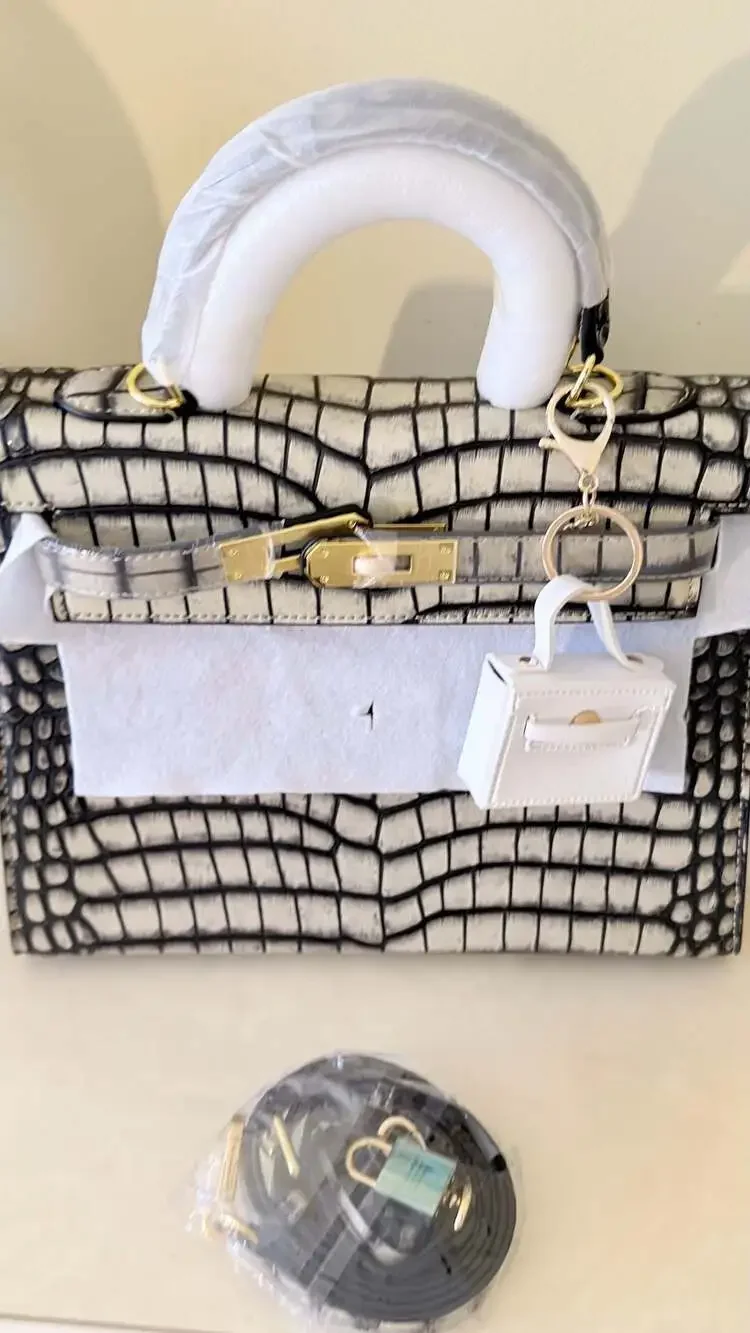 Smith & Wesson Leather Croc Handbag – ,